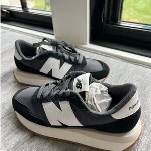 New Balance 237 Black and Gray Women’s Athletic Shoes like new